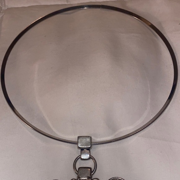 Elegant Necklace - Picture 10 of 11